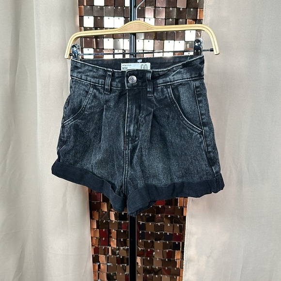 Refuge Charcoal/Black Mom Denim Jean Shorts Size 00 - Picture 1 of 9